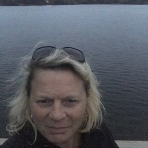 Meet your Posher, Debbie